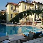 Ξενοδοχείο με διαμερίσματα Oeldeniz Mmoonstr Ολουντενίζ