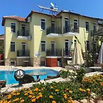 Ξενοδοχείο με διαμερίσματα Oeldeniz Mmoonstr